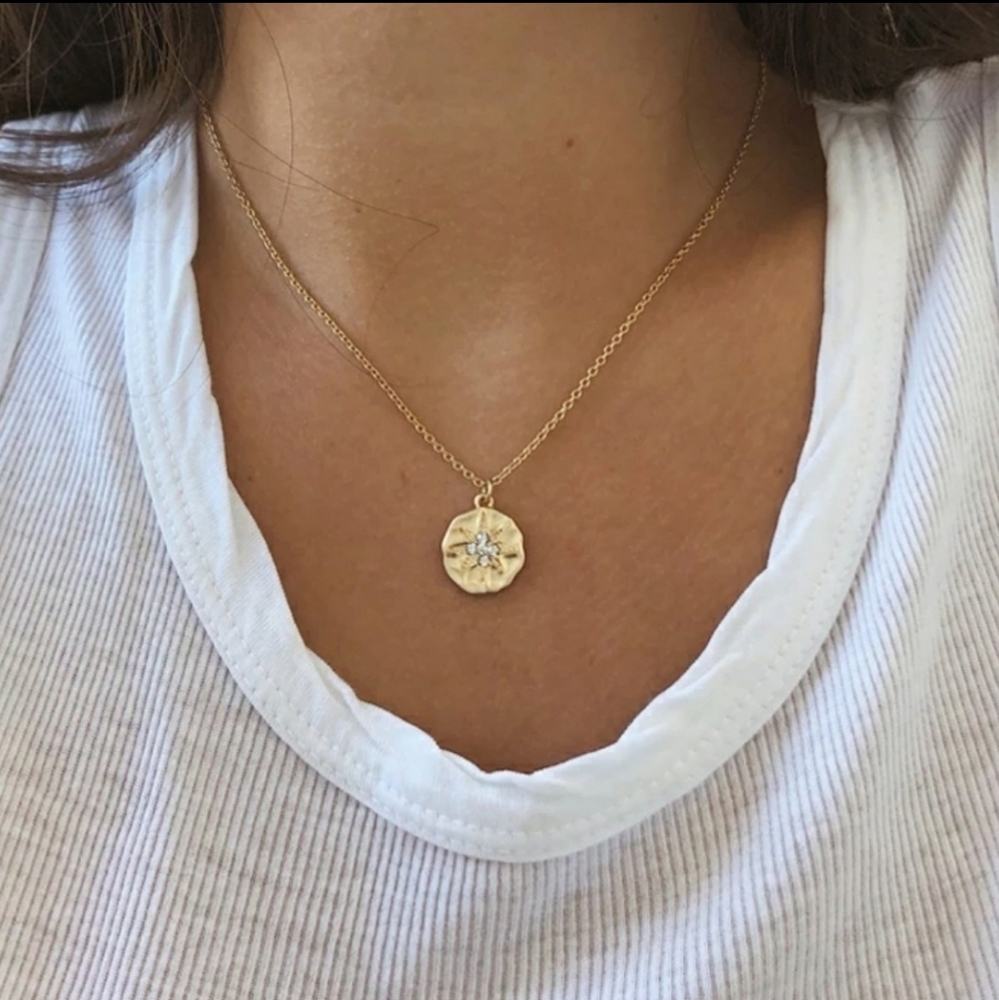 ✨14K Gold Medallion Star 🌟 Necklace
